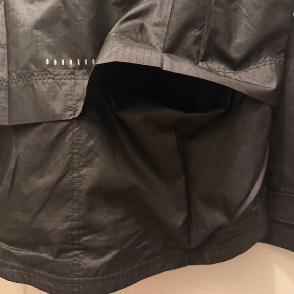 Nike Performance Essential Running jacket - Black- SIZE Medium - Picture 6 of 11